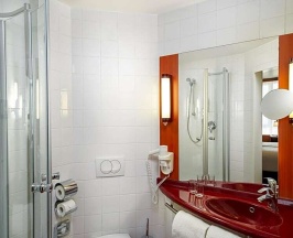 Номер Business в Leonardo Hotel Salzburg City Center