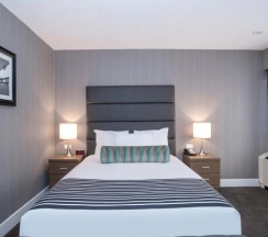 Двухместный номер Standard двуспальная кровать в Sandman Signature Calgary Downtown Hotel