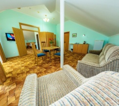 2-х комнатный улучшенный в коттедже в Ява