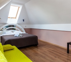 улучшенный четырехместный с ванной комнатой в Relax88