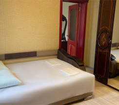 Двухкомнатный номер Люкс в Золотой лотос