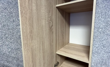 Кровать в 4-местном общем мужском номере (без окна) в Точка