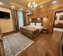 Двухместный номер Deluxe с видом на внутренний двор двуспальная кровать в City Stay Apart Hotel Almaty