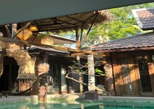 Вилла с 3 комнатами в KhgeMa NuanJun Pool Villa Gallery Resort