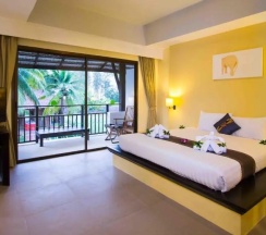 Двухместный люкс с балконом (двуспальная кровать) в Palm Galleria Resort