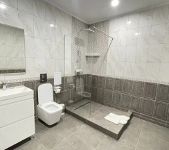 Двухместный номер Standard с 1 комнатой с балконом и с видом на горы двуспальная кровать в Парк Малибу