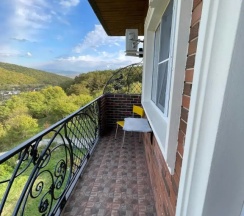 Двухместный номер Standard с балконом двуспальная кровать в Гостевой дом на Октябрьской