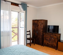 Стандарт с двуспальной кроватью и балконом в Альпийский двор