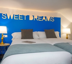 Семейный номер Standard с балконом в Casual Ilbira Granada Hotel