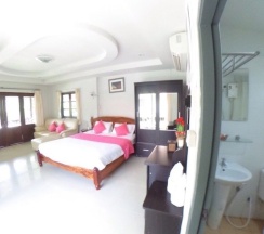Бунгало Deluxe с балконом и с видом на сад в Plaifah Resort Ubon