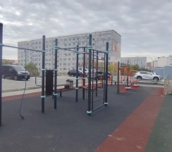 Апартаменты с 2 комнатами с балконом в Квартира Дизайнерские Премиум Апартаменты в Центре Города