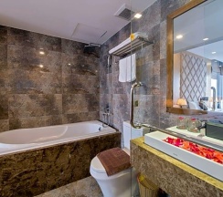 Двухместный номер Deluxe с видом на город двуспальная кровать в Helios Boutique Hotel & Spa