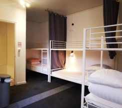 Кровать в общем номере в Le Coffice Auberge de Jeunesse