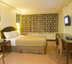 Одноместный номер Deluxe двуспальная кровать в Fersal Hotel Neptune Makati