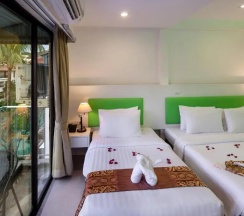 Двухместный номер Deluxe (двуспальная кровать) в Armoni Patong Beach Hotel