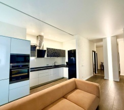 4-х комнатные апартаменты в центре города в Breezko hotel