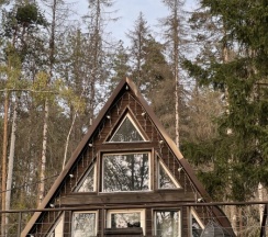 Треугольный афрейм для 2-4 человек в Klever house