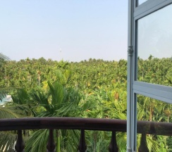 Семейный люкс с балконом в Mui Ne Alena Bungalow Hotel