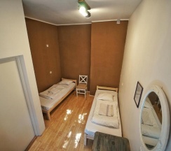 Двухместный номер Economy 2 отдельные кровати в The Monks Bunk Hostel & Bar