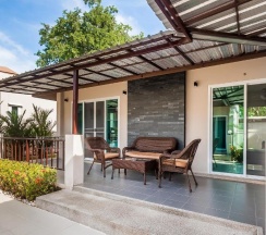 Коттедж с 2 комнатами в Thuan Resort