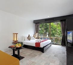 Двухместный номер Superior с красивым видом из окна двуспальная кровать в Club Bamboo Boutique Patong Beach Resort