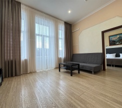 Двухкомнатный (смежные комнаты ) номер с балконом в Скала