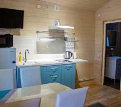 Двухместный семейный номер Classic с красивым видом из окна двуспальная кровать и диван в Wolf