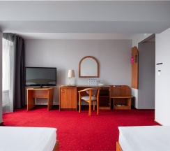 Стандарт двухместный с двумя кроватями в Marins Park Hotel Новосибирск