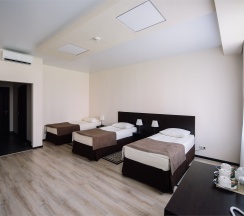 Трёхместный в West hotel