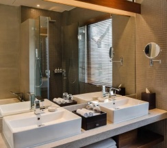 Двухместный номер Deluxe Kingfisher двуспальная кровать в The Aviary Hotel