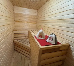 Коттедж с балконом в Barn. House. Chulcovo