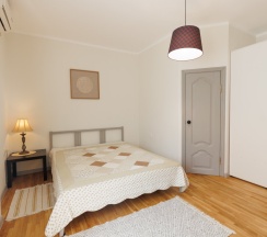 Коттедж с 6 комнатами с балконом и с красивым видом из окна в Дом пробуждения