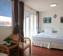 Двухместный номер Comfort с балконом двуспальная кровать в Sunshine Guest House