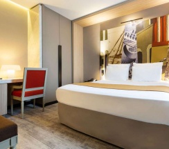 Четырёхместный номер семейный в Mercure Paris Alesia