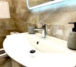 Двухместные апартаменты c 1 комнатой (двуспальная кровать) в Fresh Room на улице Маршала Устинова 3