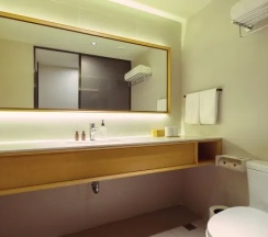 Двухместный номер без окна (двуспальная кровать) в JI Hotel Lujiazui Babaiban