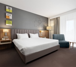 Реновированный номер с кроватью King-size в Edge Seligerskaya-Moscow