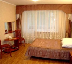 Номер стандарт улучшенный с 1 двуспальной кроватью в Оптималь