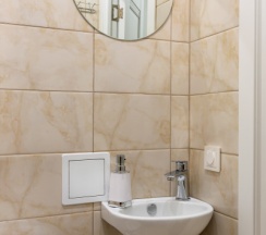 Компактный двухместный номер с удобствами в Адриан