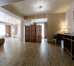 Джуниор Сюит Роял в Central inn