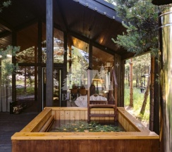 Дом с камином, сауной и купелью (до 8 гостей) НЕПТУН в Berloga Country Resort