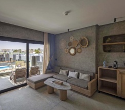 Четырёхместный люкс Jacuzzi Executive в SUNRISE Tucana Resort