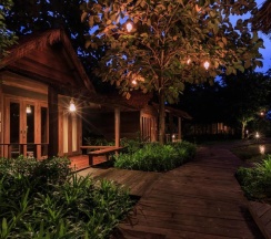 Коттедж с видом на сад в Azalea Village Wellness Resort