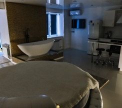 Апартаменты с балконом и с красивым видом из окна в BedAndRest