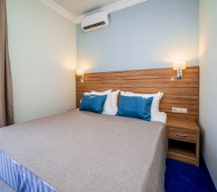 Двухместный стандарт с балконом в Blue Marlin Hotel