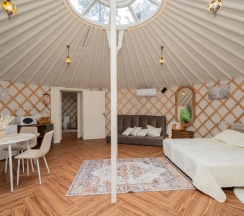 Юрта Зори в Папоротник