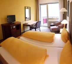 Двухместный номер Standard с балконом двуспальная кровать в Hotel Moselkern