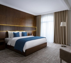 Двухместный люкс двуспальная кровать в Mercure Tashkent