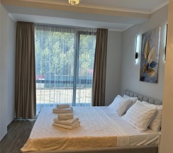 Апартаменты двухкомнатные четырехместные (улучшенные) без балкона в Polikariya