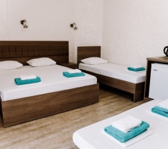 Полулюкс 3х-местный с балконом + дополнительное спальное место в Легенда